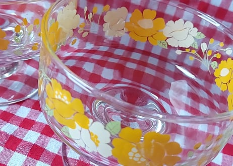 佐々木ガラス・黄色のお花のデザートカップ