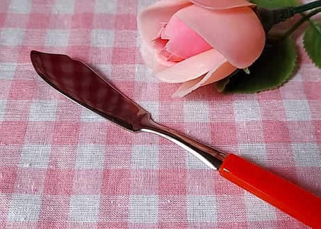 ステンレス・レトロな赤❤バターナイフ