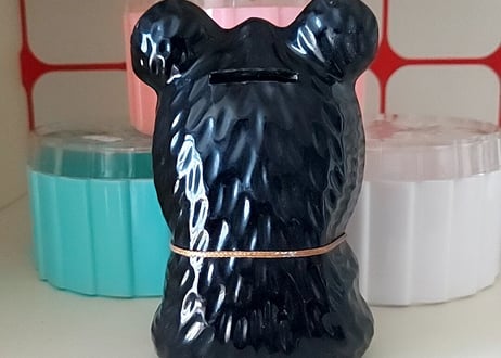 木彫り風陶器の熊🐻貯金箱
