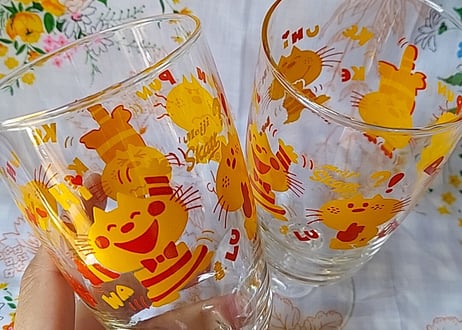 明治スカット・亜土ちゃんデザインワイングラス