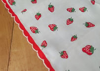 いちごのガーゼハンカチ🍓