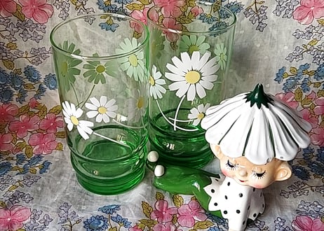 アデリア・ライムグリーンの野菊グラス