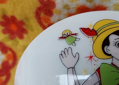 パチもの・ピノキオ風レトロ茶碗