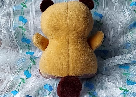 おとぼけたぬきのぬいぐるみ