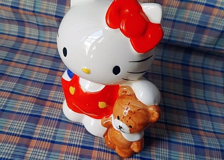 SANRIO・キティちゃんの陶器の貯金箱