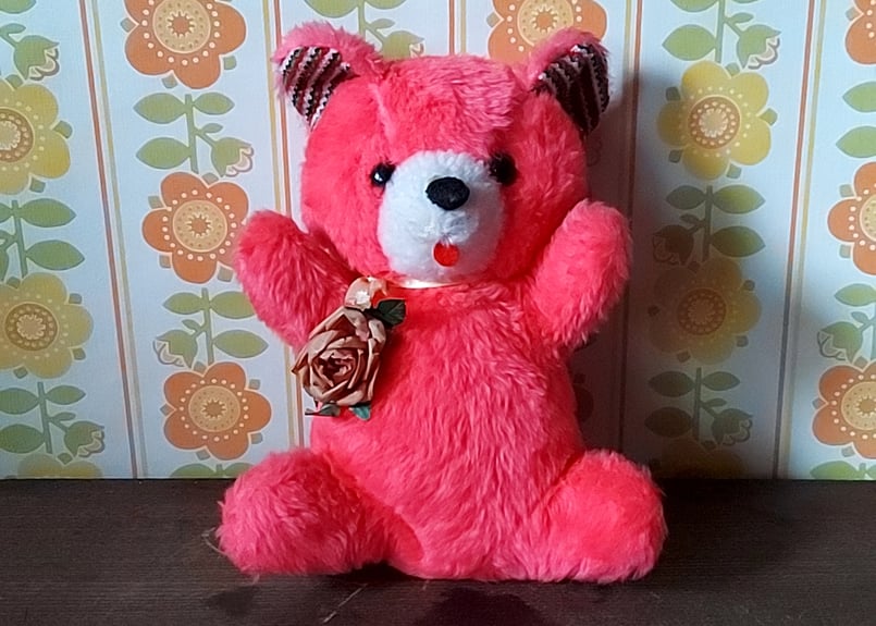 ショッキングピンクのくま🧸DOLL | あんちーくKIDAN STORE ショッキングピンクのくま🧸DOLL | あんちーくKIDAN STORE