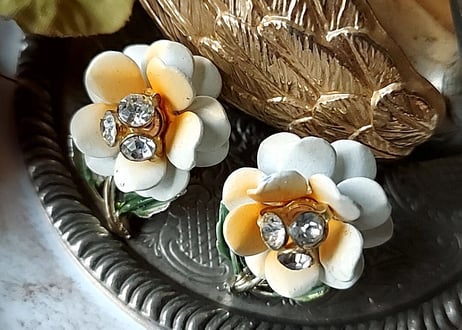 1960´s✩.*˚デイジーVintageイヤリング