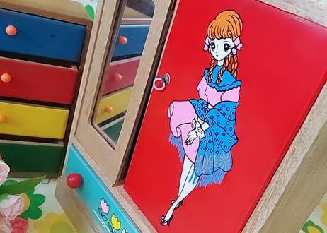 昭和30～40年代👧女の子とチューリップのままごと箪笥