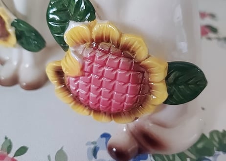 ひまわりが付いた🌻陶器のペア猫