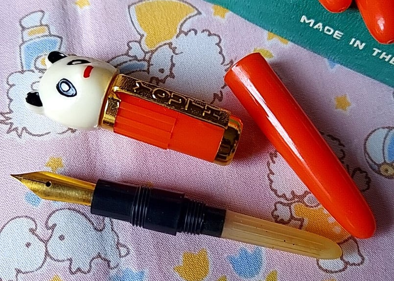 チャイナ製🇨🇳パンダの万年筆 オレンジ | あんちーくKIDAN STORE