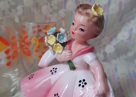 輸出用💐女の子の陶器、置物
