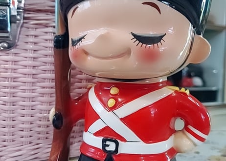 内藤ルネ・兵隊の陶器 置物