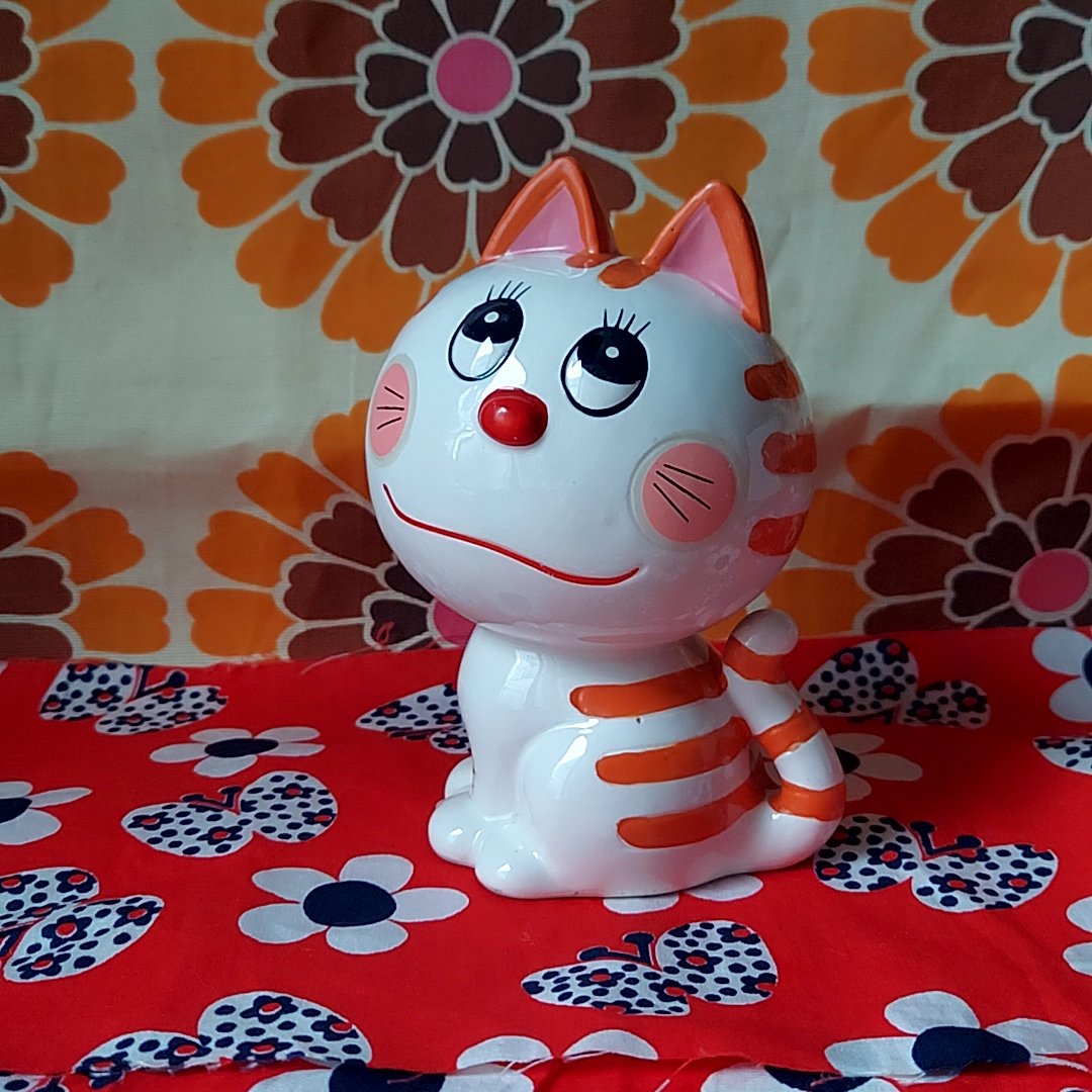 内藤ルネ・猫の陶器🐈⬛ ͗貯金箱 | あんちーくKIDAN STORE 内藤ルネ・猫の陶器🐈⬛ ͗貯金箱 | あんちーくKIDAN STORE