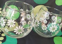 白いお花の冷茶コップ
