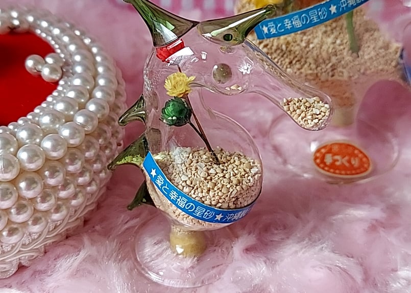 ★期間限定値引き★　ガラス製のタツノオトシゴ金箔入り 沖縄土産🌺星の砂入りタツノオトシゴ硝子 | あんちーくKIDAN STORE