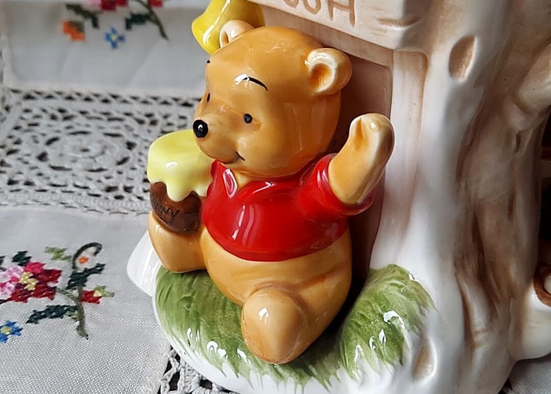 東京ディズニーランド・プーさんの貯金箱 | あんちーくKIDAN STORE 東京ディズニーランド・プーさんの貯金箱 | あんちーくKIDAN STORE