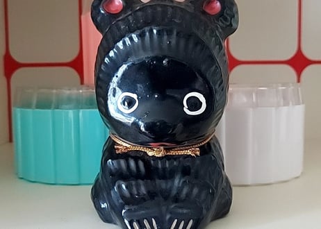 木彫り風陶器の熊🐻貯金箱
