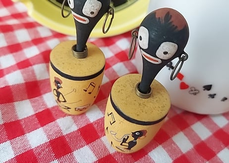 楽器を弾く黒んぼ柄の南国こけし🌴