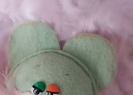 ピンクの羽の髭🩷猫ちゃんマスコット