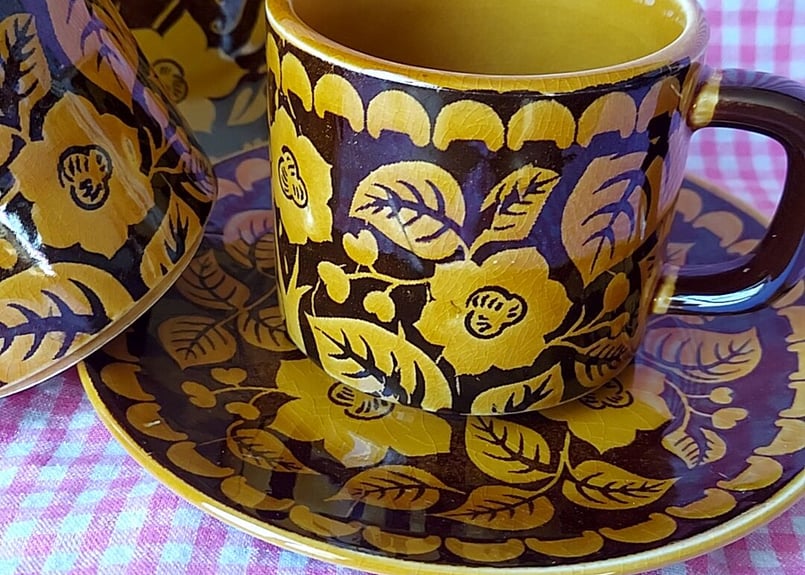 キャラメル色の花蝶🦋レトロカップ | あんちーくKIDAN STORE