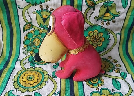 顔が長い犬のおがくずDOLL ピンク
