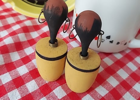 楽器を弾く黒んぼ柄の南国こけし🌴