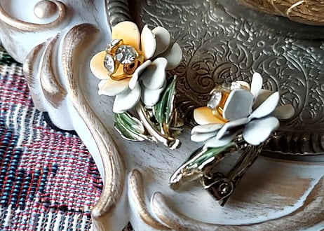 1960´s✩.*˚デイジーVintageイヤリング