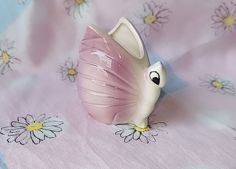 瀬戸陶器サンプル🦋蝶々の小さなポット タグ無し