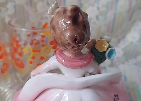 輸出用💐女の子の陶器、置物