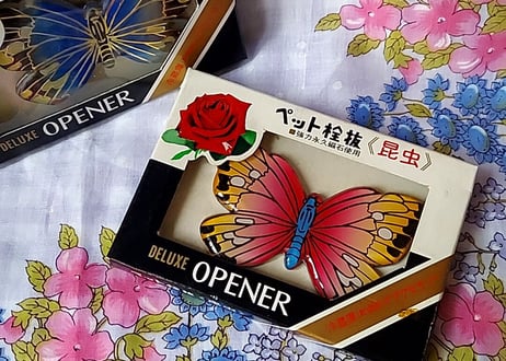 キングマークの昆虫栓抜き　蝶々🦋ピンク