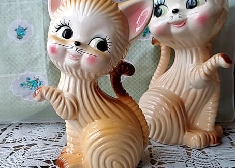 クロワッサンみたいな手招き猫 小