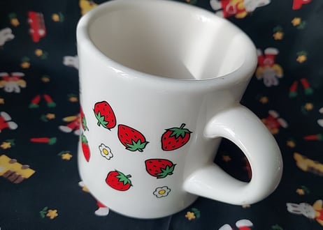 いちごとお花のマグカップ
