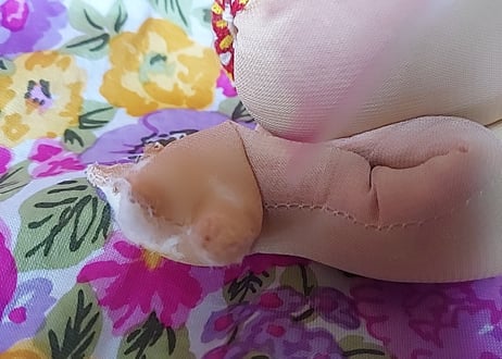 花束を持った三つ編みのカッパポーズDOLL