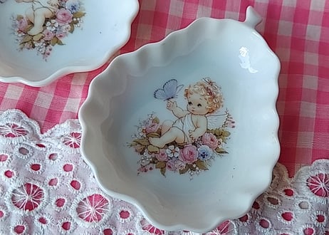 天使と蝶々👼洋梨型小皿🍐