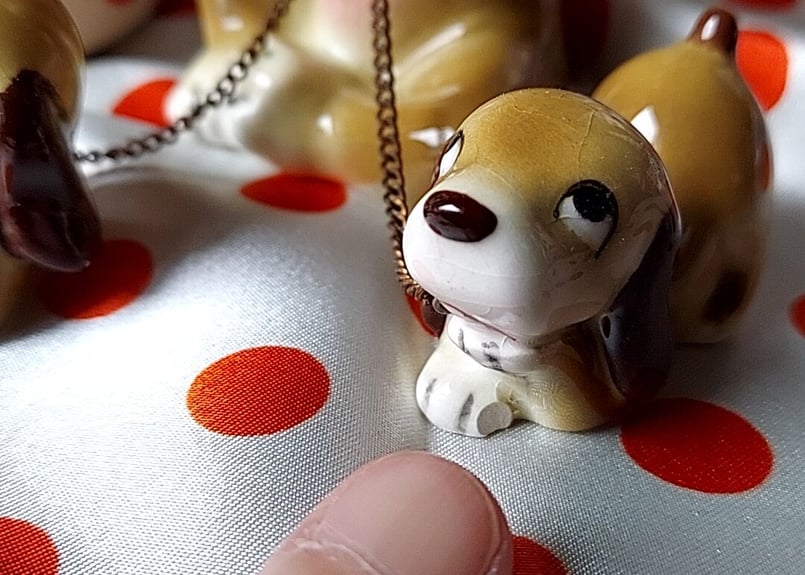 犬　骨董　古物　根付け　根付　ビーグル チェーンで繋がれた、ビーグル親子陶器 | あんちーくKIDAN STORE