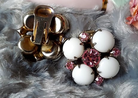 1960´s✩.*˚ミルクガラスVintageイヤリング