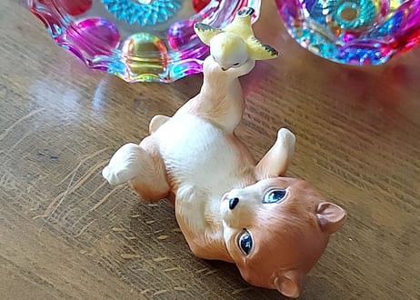 瀬戸ノベルティ・鳥とじゃれ合うくま🧸