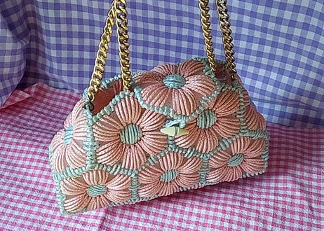 お花網みモチーフのチェーンBAG