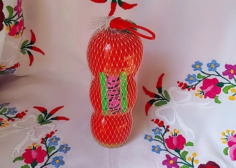 ネットに入ったりんごバンク🍎
