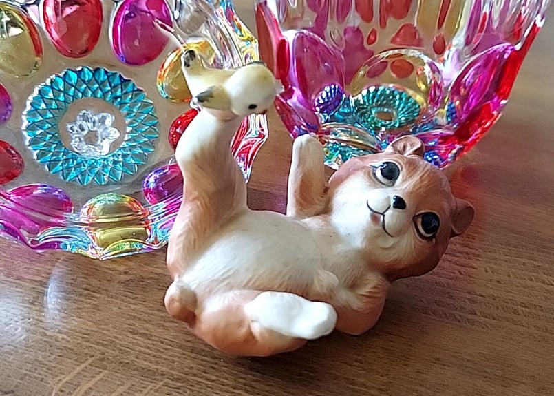 瀬戸ノベルティ・鳥とじゃれ合うくま🧸 | あんちーくKIDAN STORE