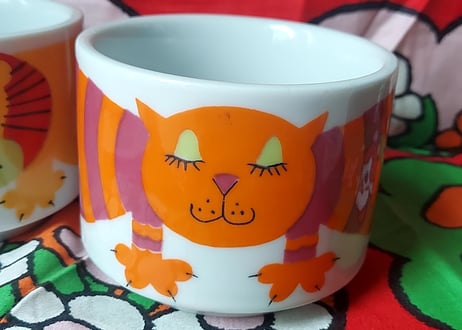 猫のマグカップ