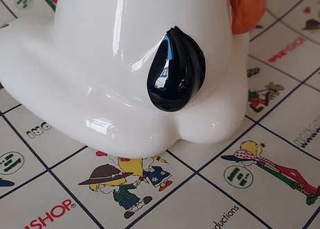 スヌーピーみたいなわんちゃんの貯金箱