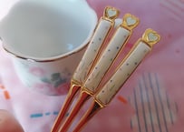 お菓子の包み紙みたいなスプーン