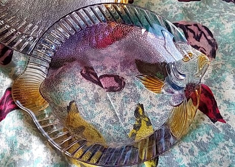 グラデーションが綺麗な、お魚ガラス皿