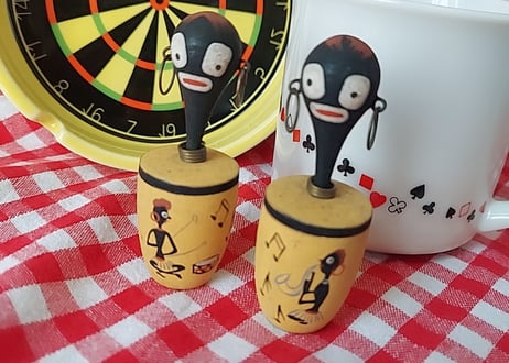 楽器を弾く黒んぼ柄の南国こけし🌴