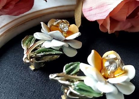 1960´s✩.*˚デイジーVintageイヤリング