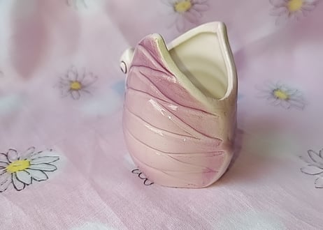 瀬戸陶器サンプル🦋蝶々の小さなポット タグ無し