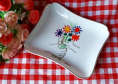 ピカソ💐陶器の花束トレイ