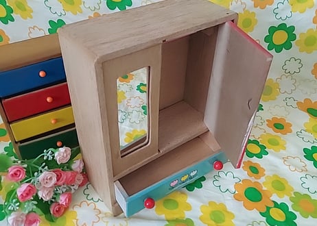 昭和30～40年代👧女の子とチューリップのままごと箪笥