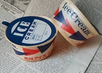 古いアイスクリームカップ
